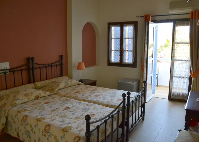 Hotel Zephyros Kamari (Santorini)