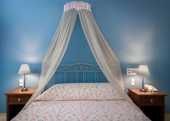 Zephyros Hotel Kamari (Santorini)