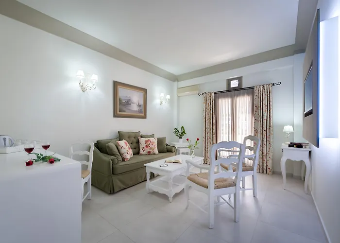 Zephyros Hotel Kamari (Santorini)