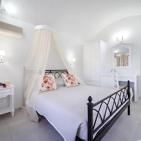 Zephyros 3* Kamari (Santorini)