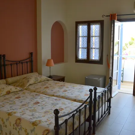 Hotel Zephyros Kamari (Santorini)