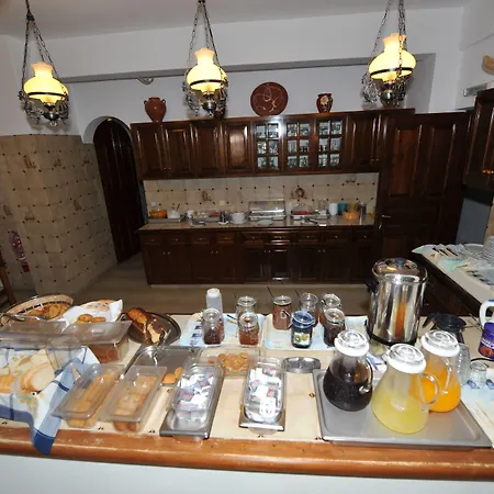 泽菲罗斯酒店 Kamári