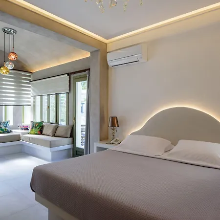 Zephyros Hotel Kamari (Santorini)