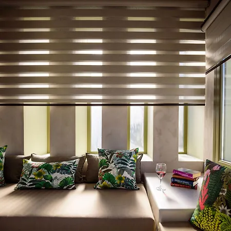 泽菲罗斯酒店 3* Kamári