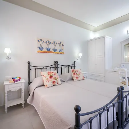 Zephyros Hotel Kamári