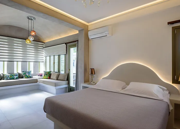 Zephyros Otel Kamári