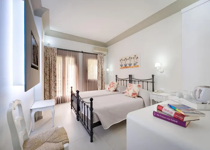 Zephyros Hotel Kamári